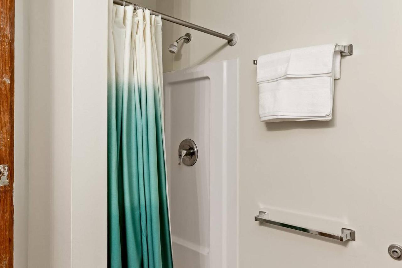 Apartamento Trifecta Historic Brick 2Br Getaway Superhost Durham Habitación foto
